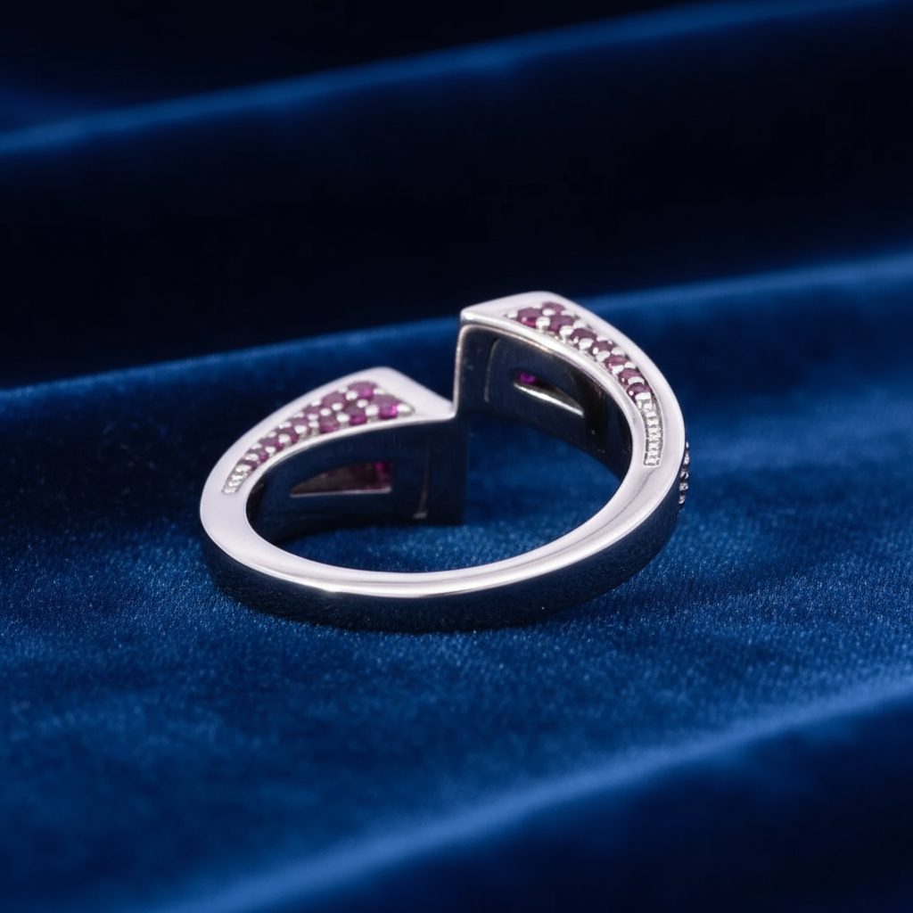 Modern Fashion Ring Sqaure Horn Shaped with Made Purplish Emeralds